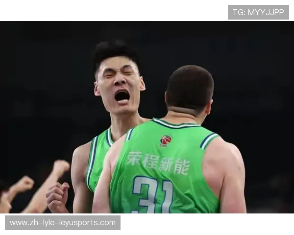 CBA常规赛战报天津vs青岛第三节哈姆雷特抢断王睿泽助攻詹姆斯空接暴扣